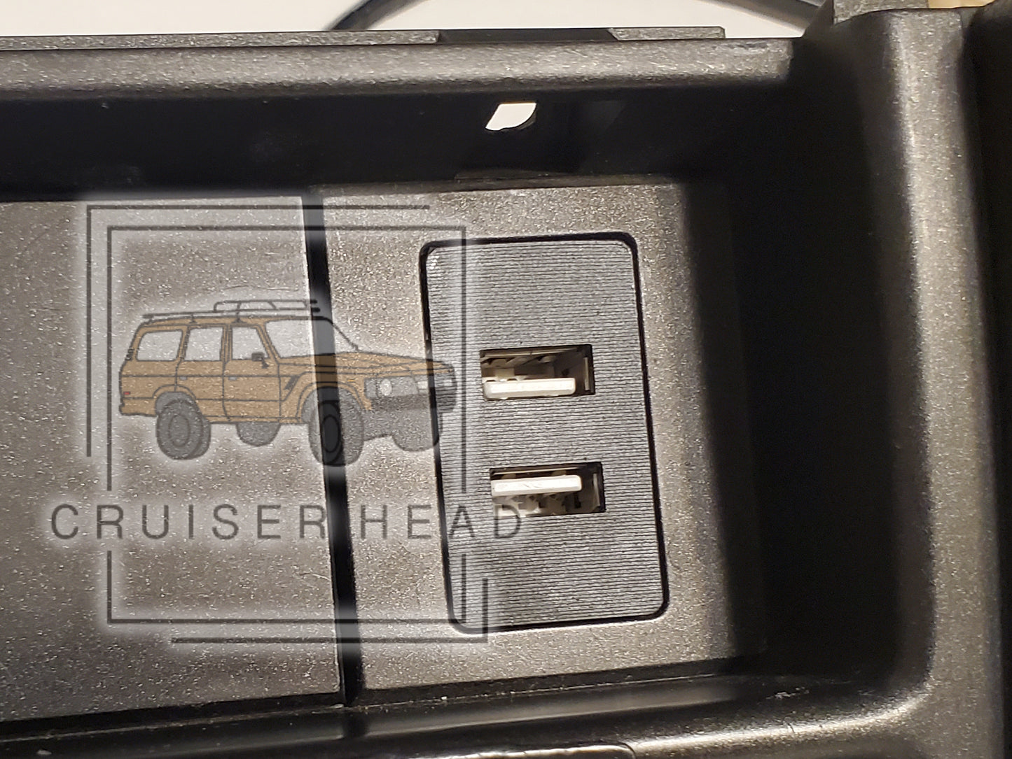 FJ62 USB Charger